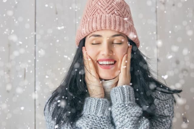 Three things you should avoid in winters for healthy skin